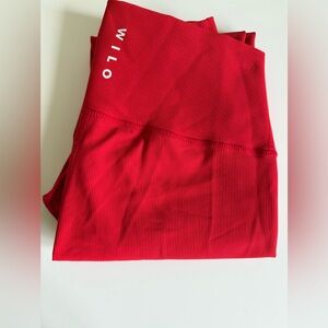 VILLO High-Waist Ribbed Leggings in Red